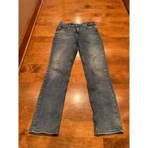 Woman’s silver jeans Avery straight size 29x31
